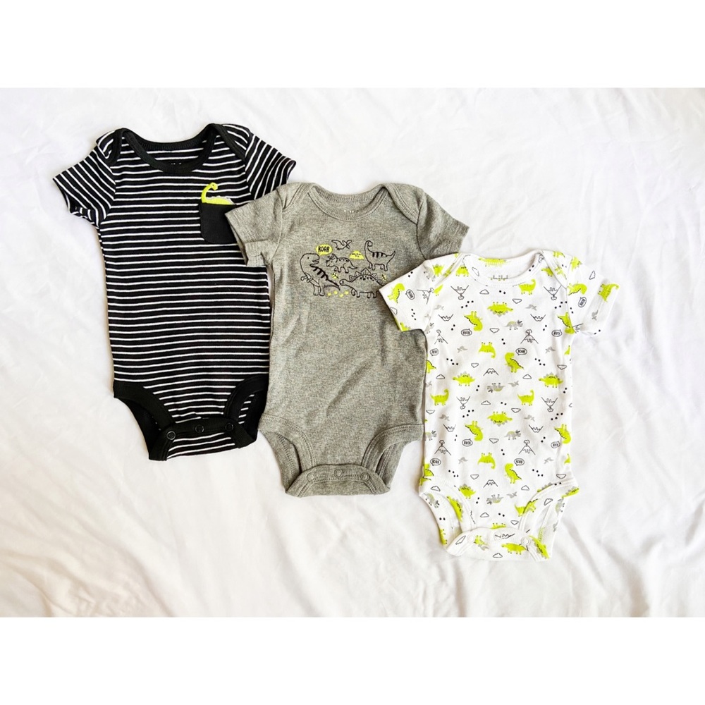 NWOT—Carter’s Bodysuits Newborn